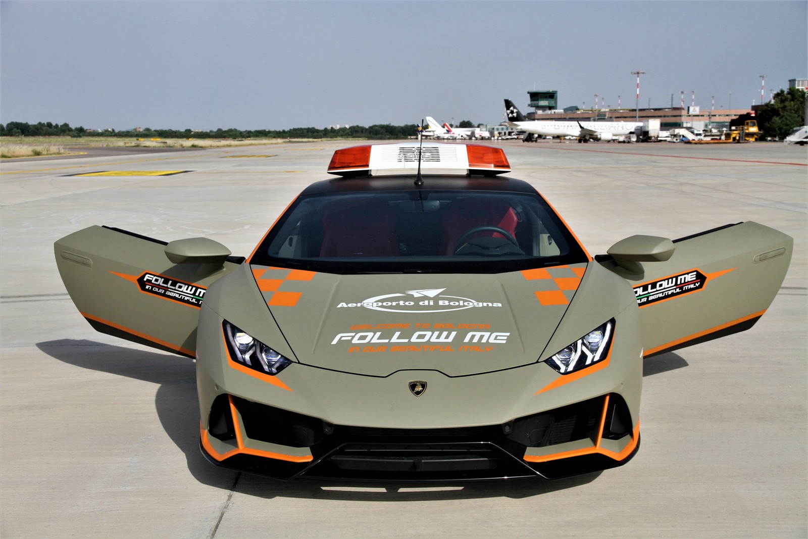 2021 - LAMBORGHINI HURACÁN ‘FOLLOW ME’ CAR AIRPORT OF BOLOGNA, foto 11