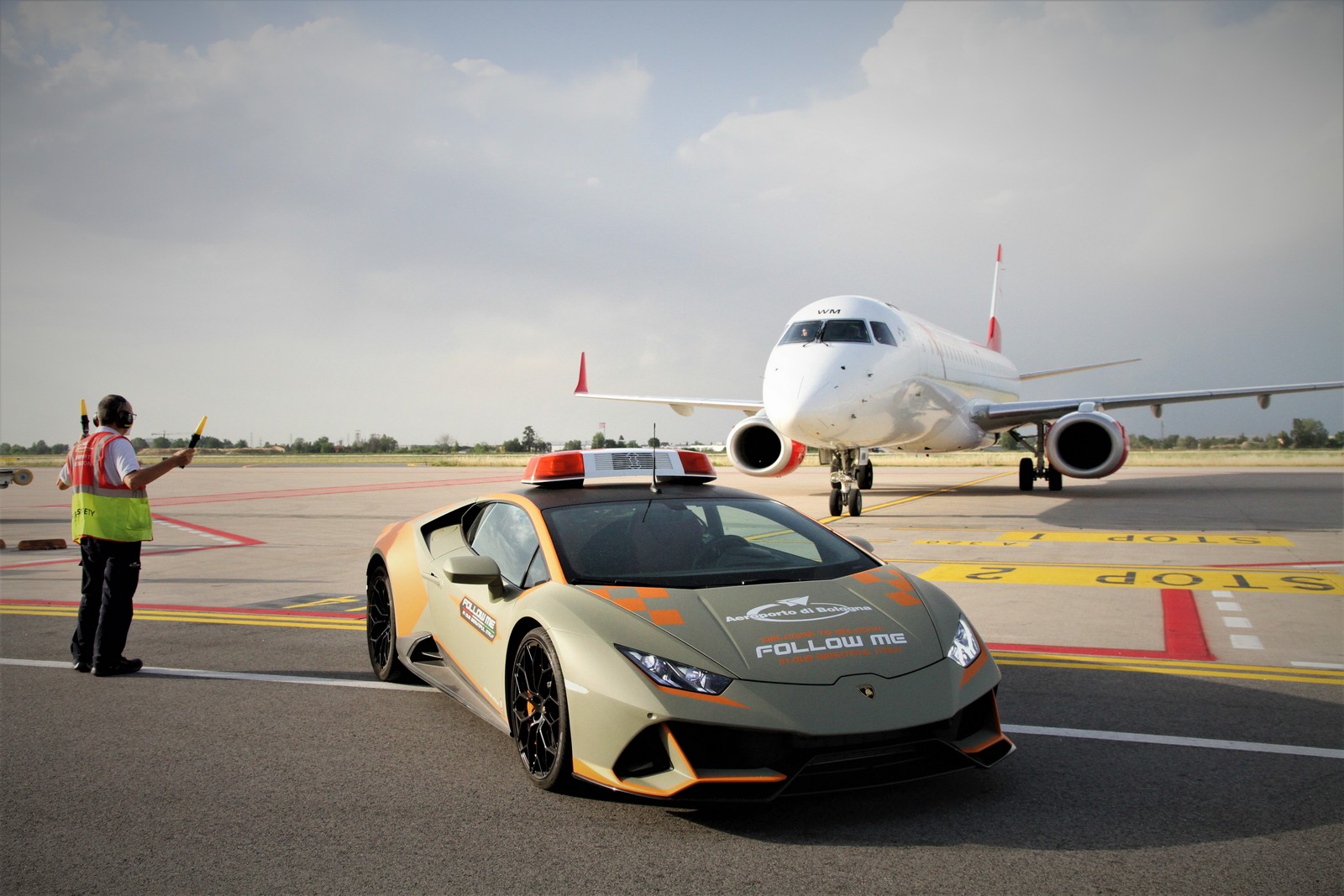 2021 - LAMBORGHINI HURACÁN ‘FOLLOW ME’ CAR AIRPORT OF BOLOGNA, foto 13