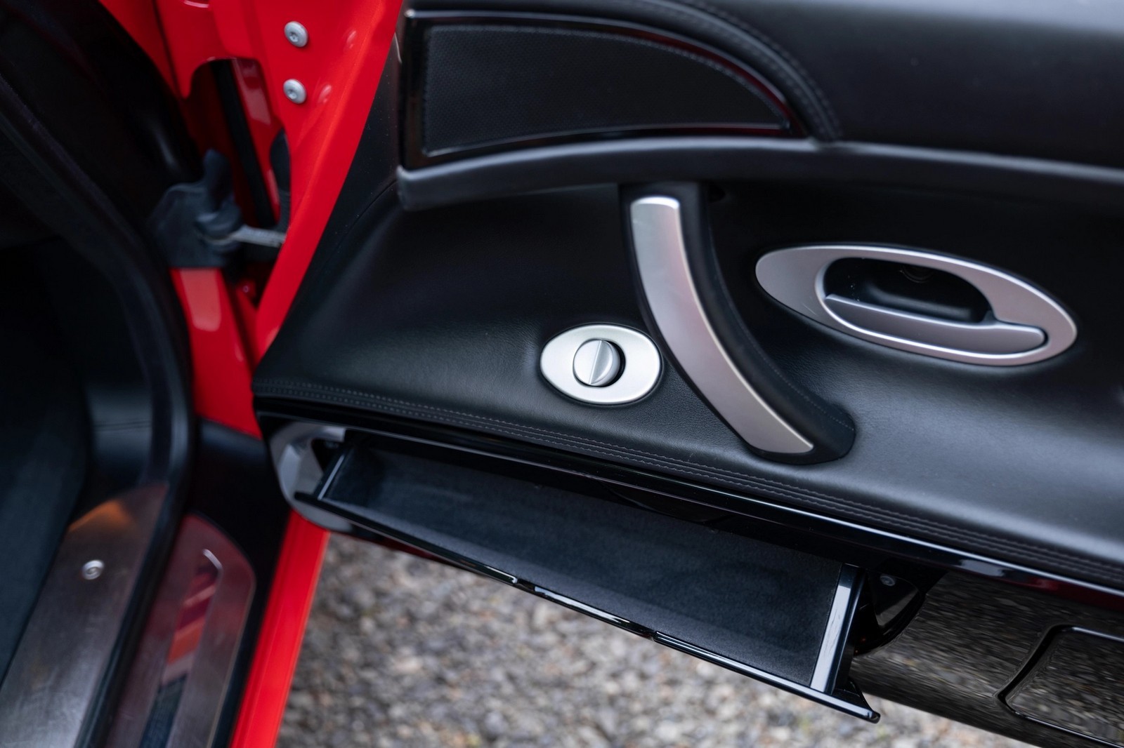 BMW Z8 ROADSTER BRIGHT RED, foto 66