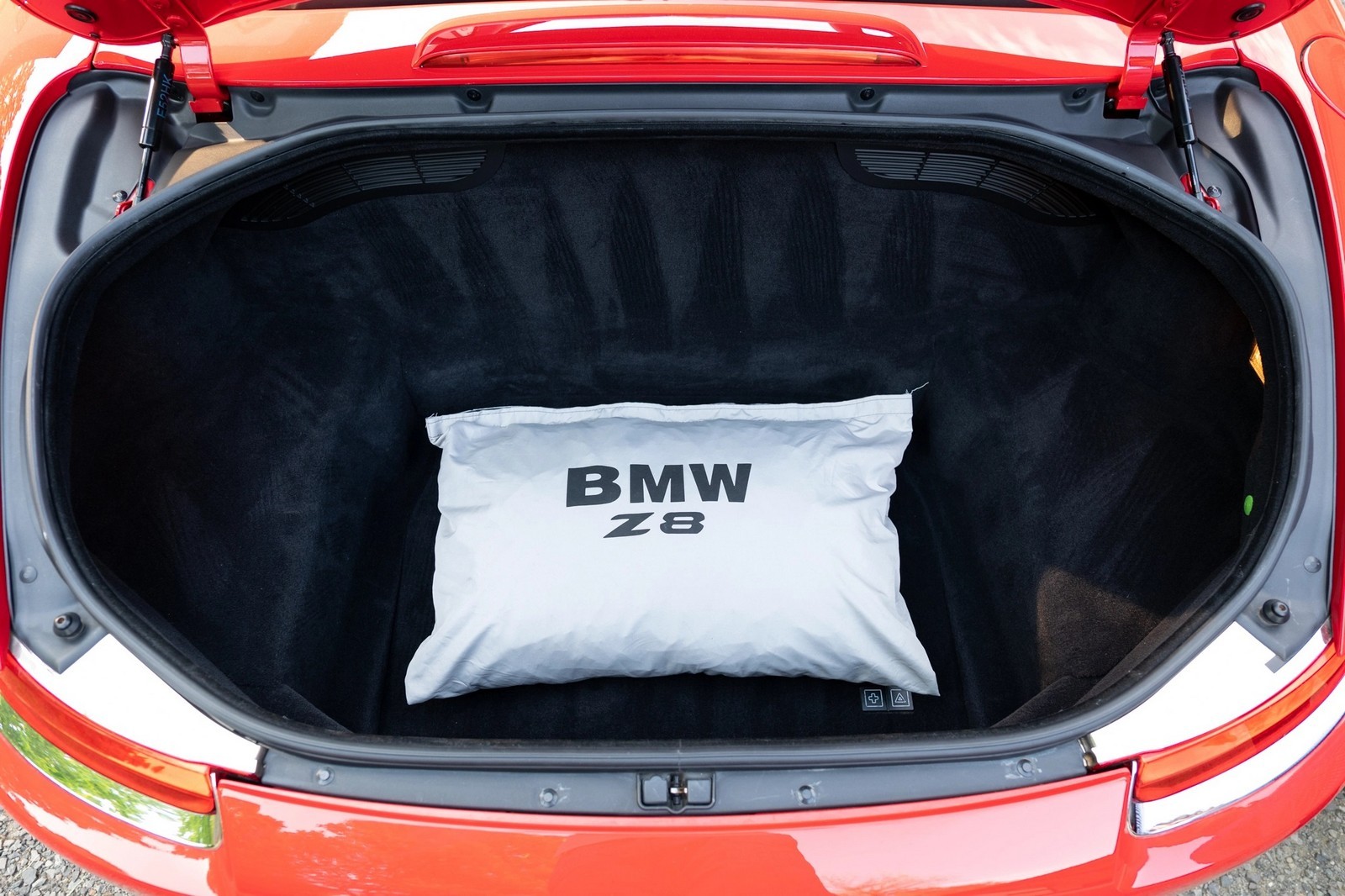 BMW Z8 ROADSTER BRIGHT RED, foto 136
