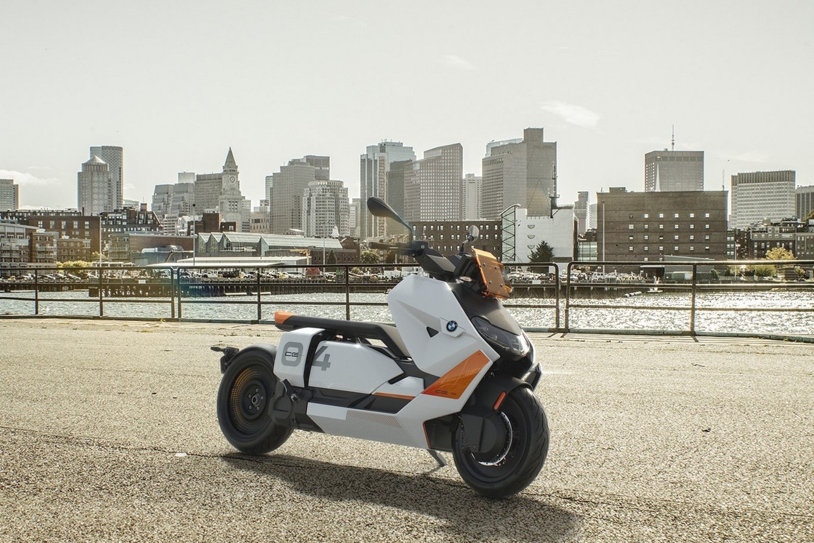 2021 - BMW CE 04, foto 22