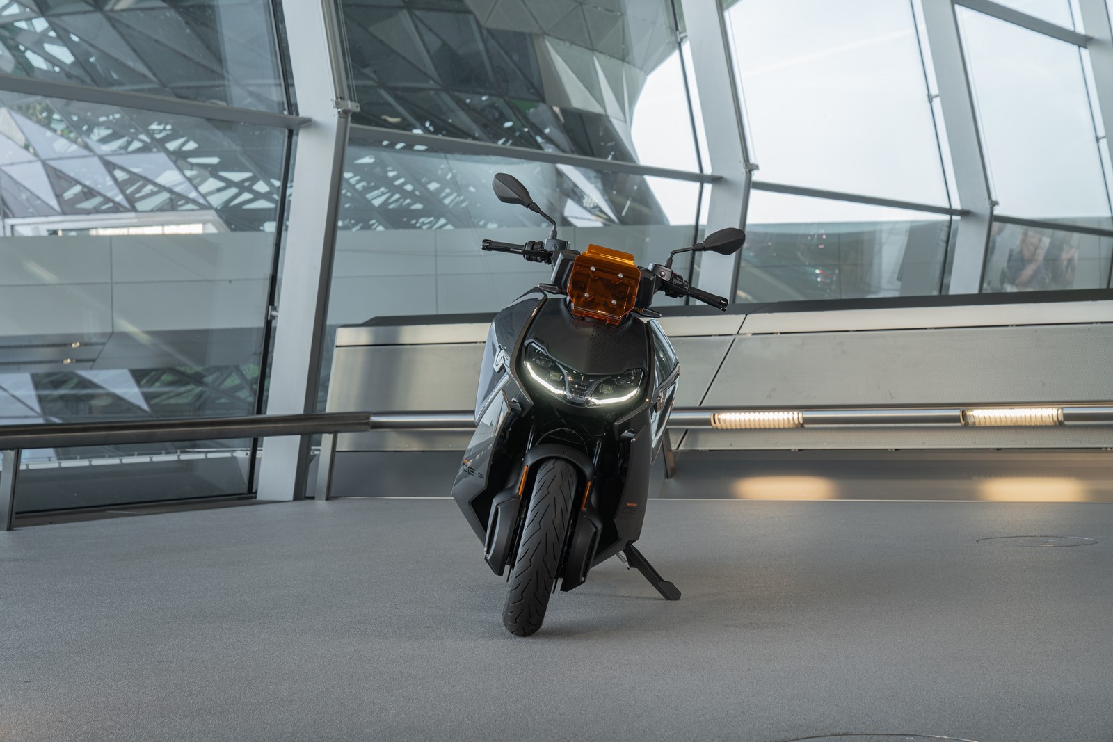 2021 - BMW CE 04, foto 30