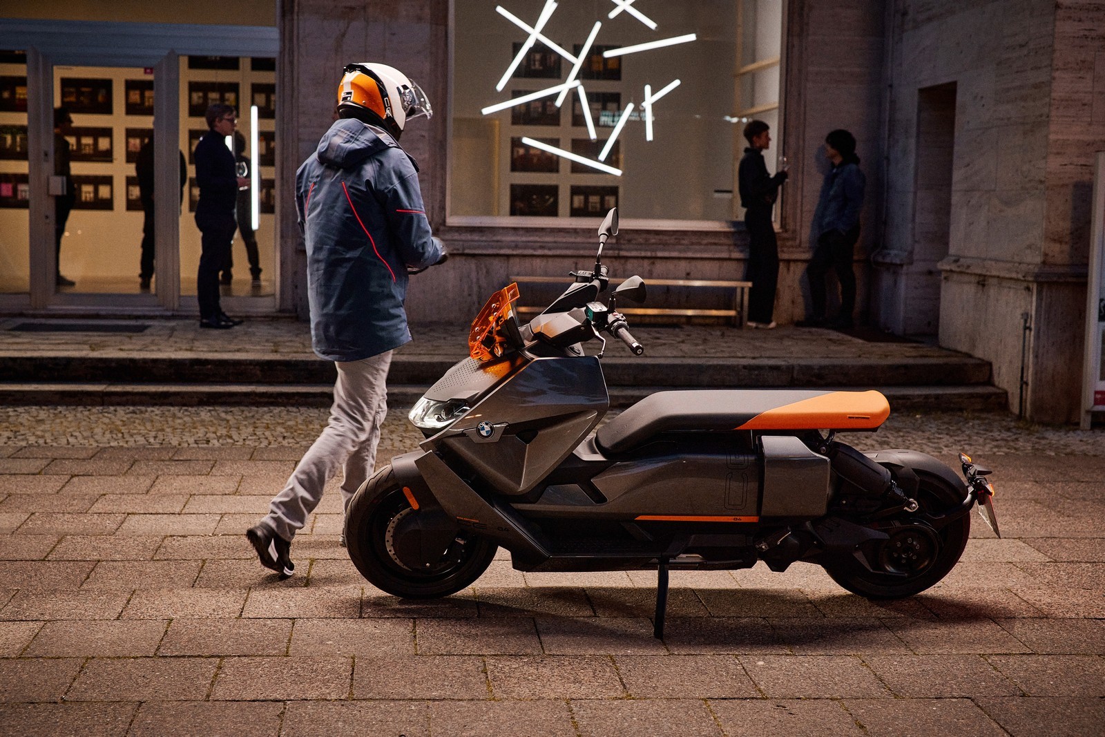 2021 - BMW CE 04, foto 42