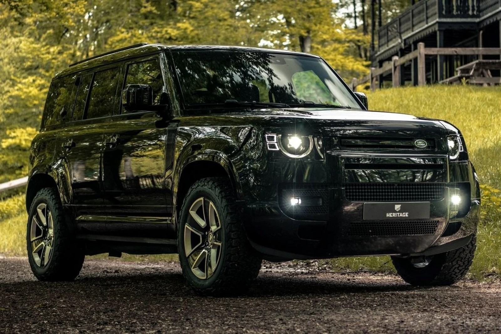 LAND ROVER DEFENDER VALIANCE CURAÇAO COMMISSION BY HERITAGE CUSTOMS, foto 1