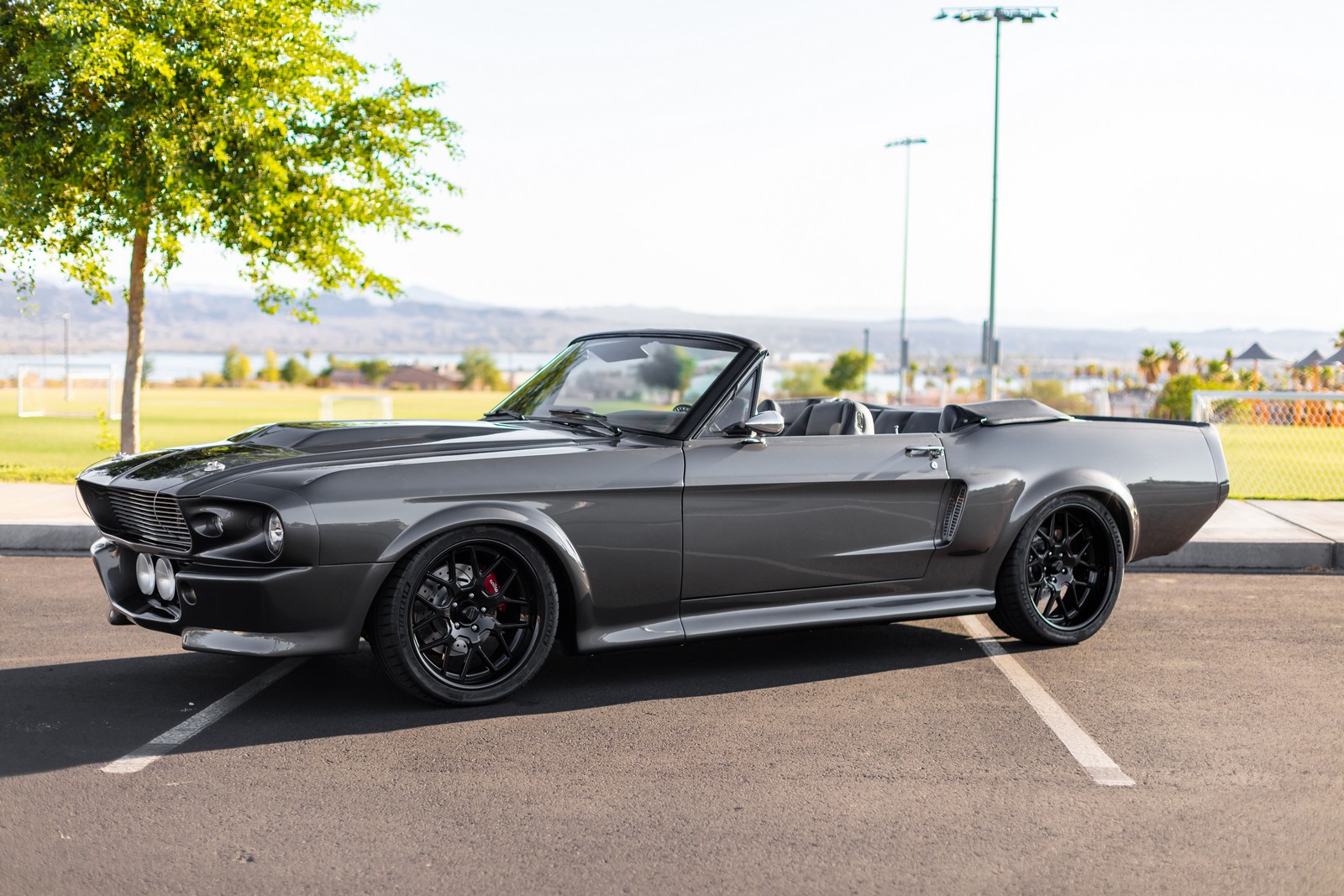 1968 - FORD MUSTANG CONVERTIBLE RESTOMOD, foto 1