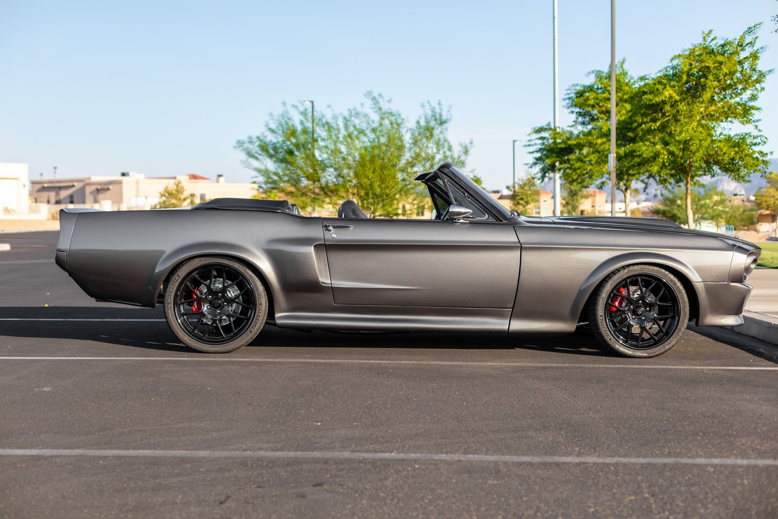 1968 - FORD MUSTANG CONVERTIBLE RESTOMOD, foto 27