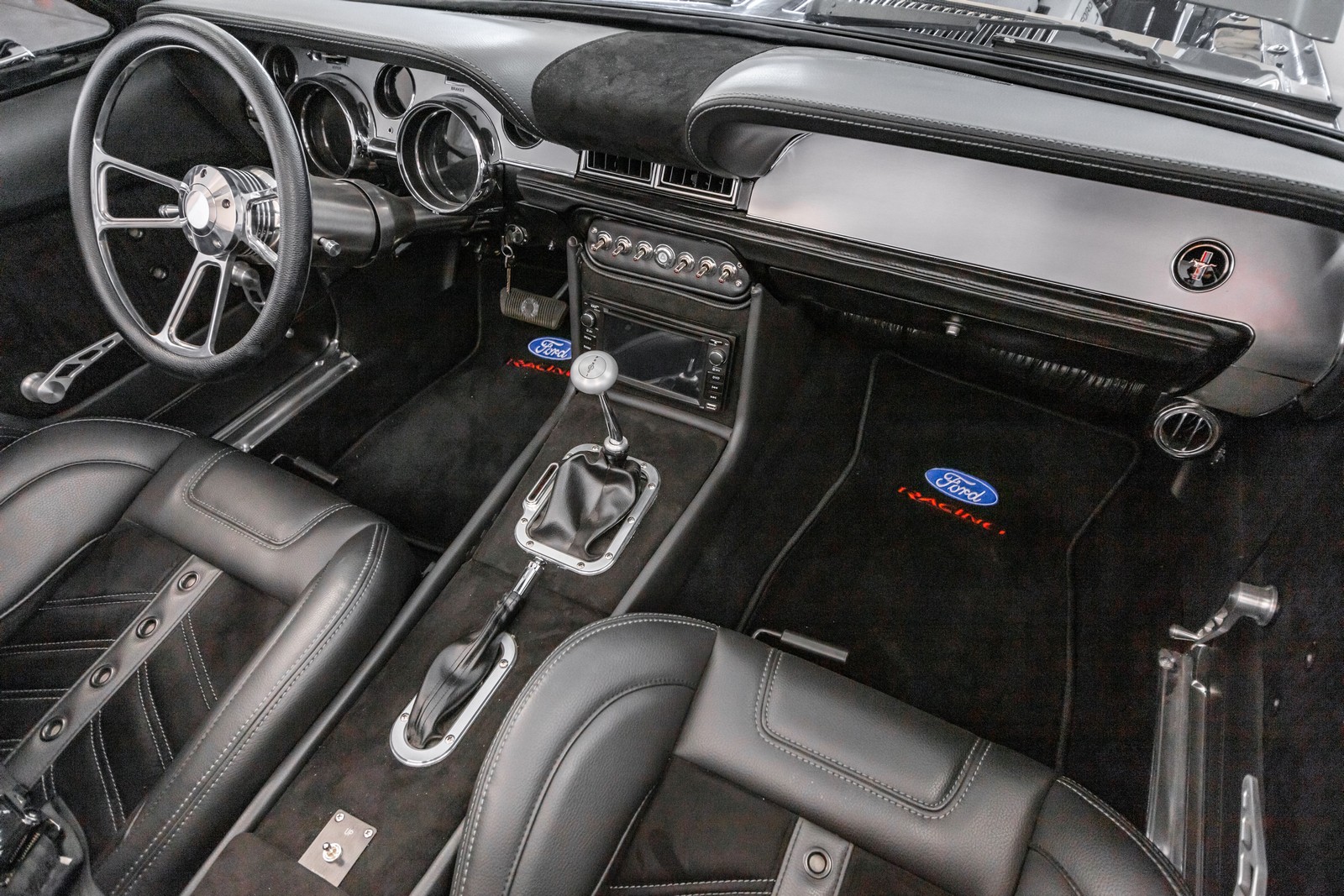 1968 - FORD MUSTANG CONVERTIBLE RESTOMOD, foto 45