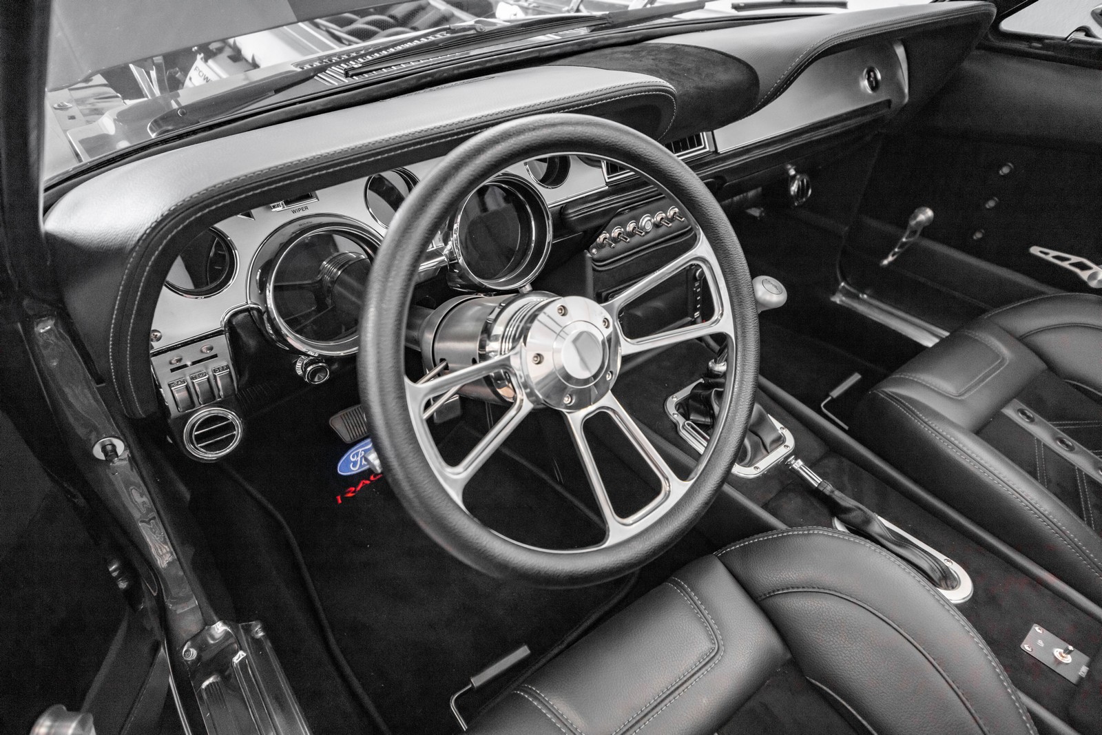 1968 - FORD MUSTANG CONVERTIBLE RESTOMOD, foto 47