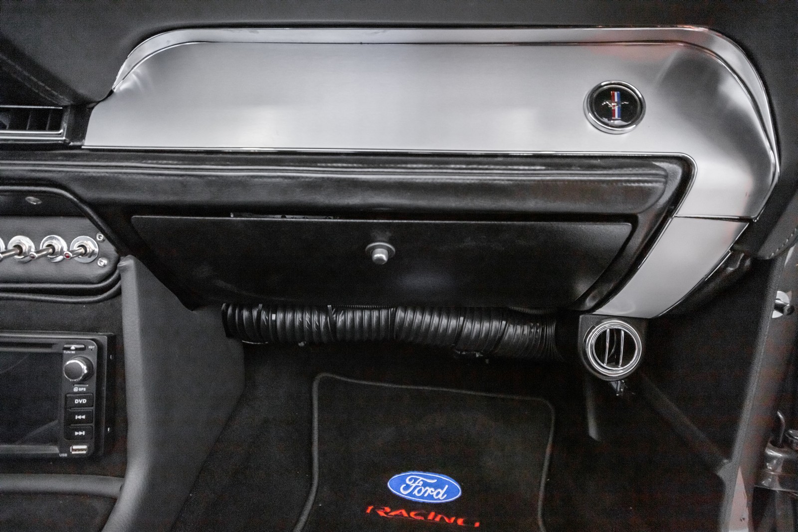 1968 - FORD MUSTANG CONVERTIBLE RESTOMOD, foto 65