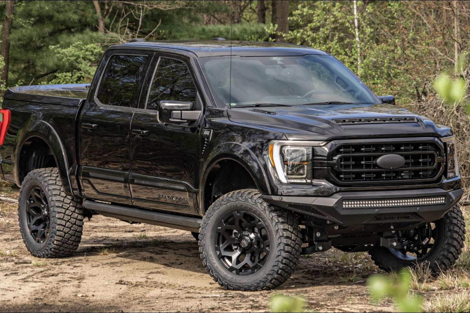 2021 - FORD F-150 BLACK OPS BY TUSCANY MOTORS, foto 2