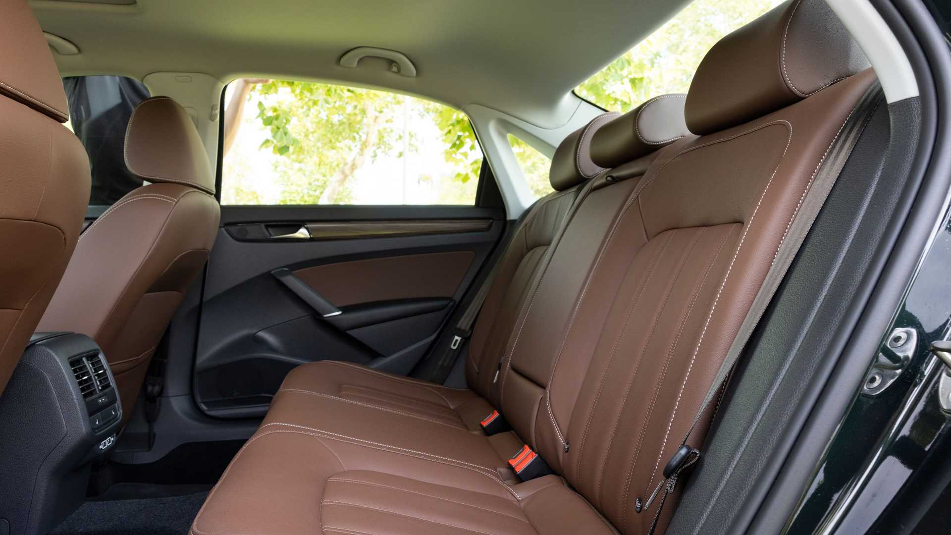 2022 - VOLKSWAGEN PASSAT LIMITED EDITION, foto 14