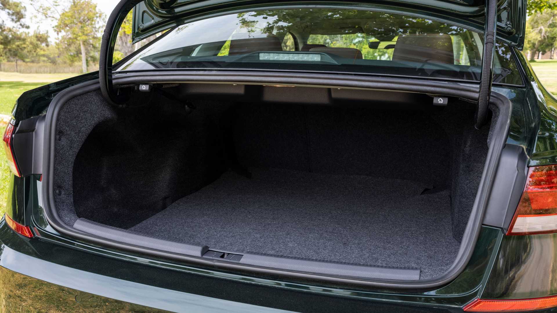 2022 - VOLKSWAGEN PASSAT LIMITED EDITION, foto 19