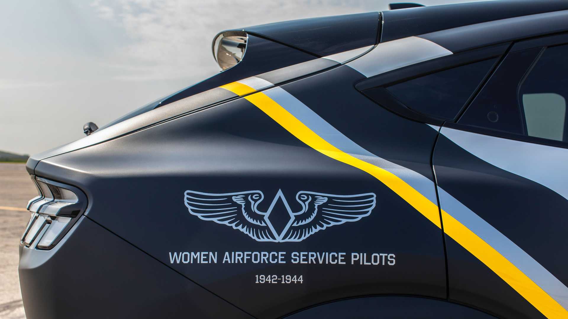 2021 - FORD MUSTANG MACH-E EAA AIRVENTURE CONCEPT, foto 4