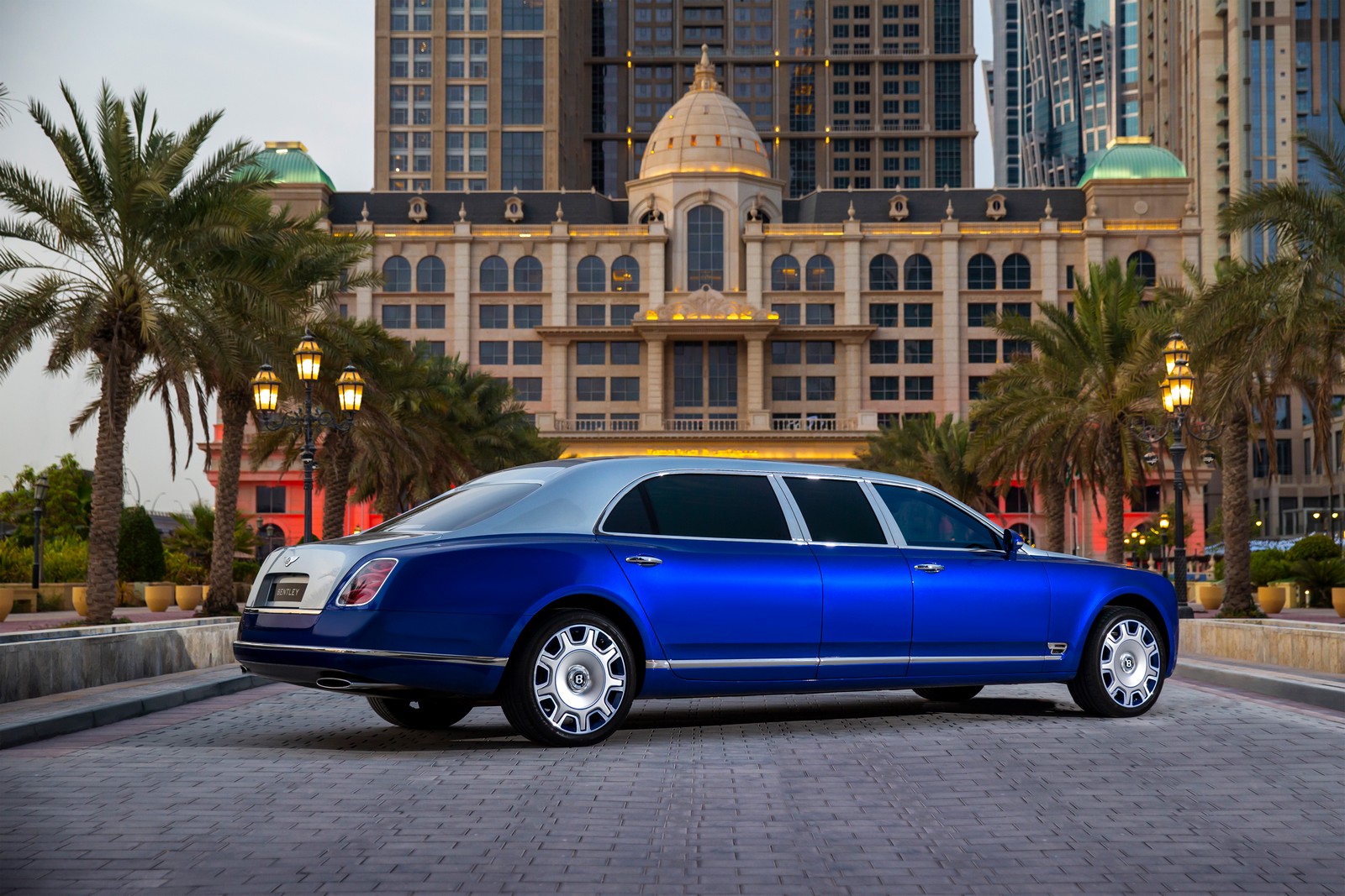 2021 - BENTLEY MULSANNE GRAND LIMOUSINE MULLINER, foto 2