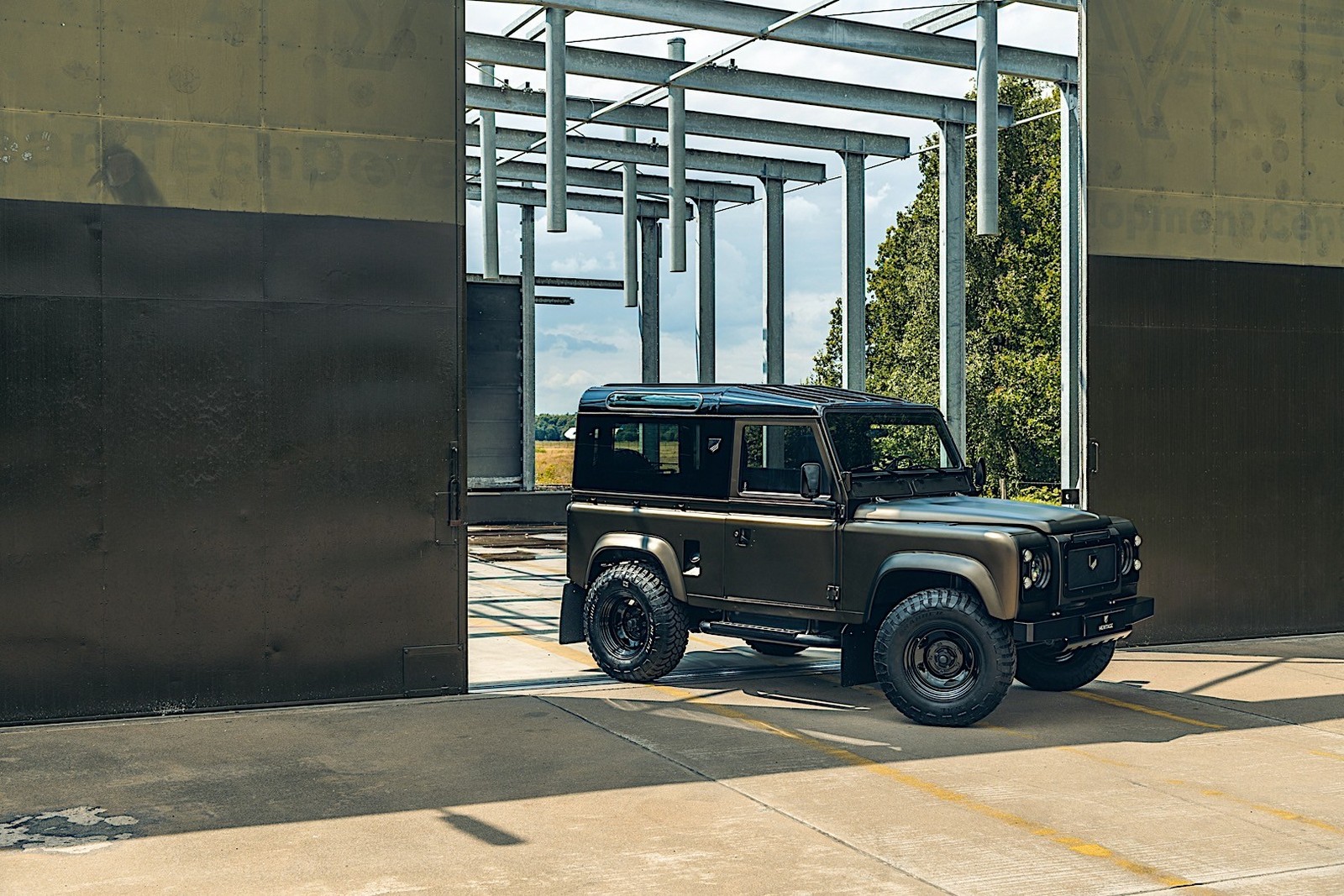 1985 - LAND ROVER DEFENDER V8 BY HERITAGE CUSTOMS, foto 4