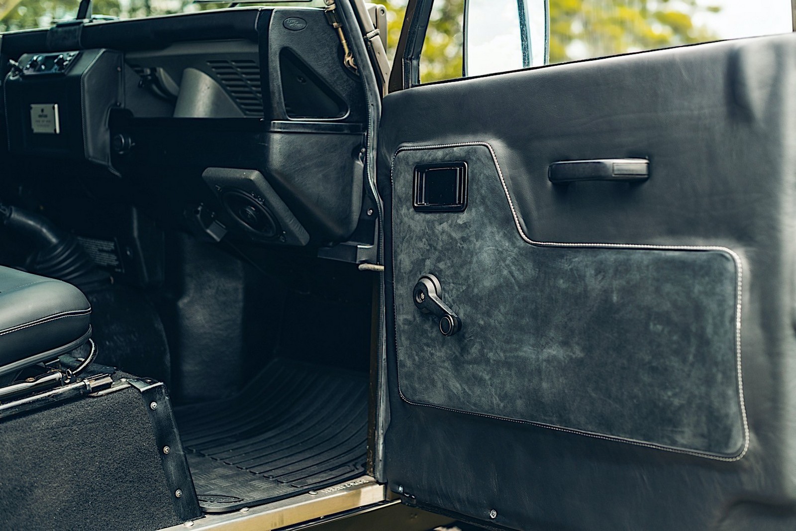 1985 - LAND ROVER DEFENDER V8 BY HERITAGE CUSTOMS, foto 24
