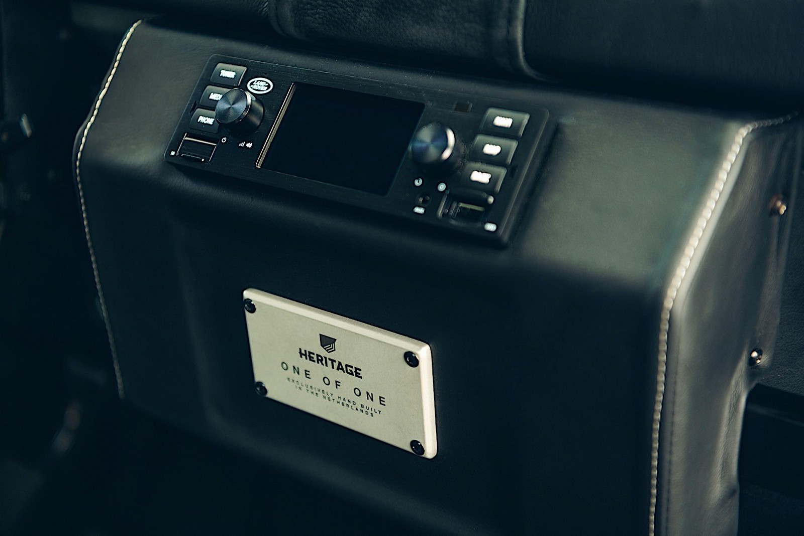 1985 - LAND ROVER DEFENDER V8 BY HERITAGE CUSTOMS, foto 25