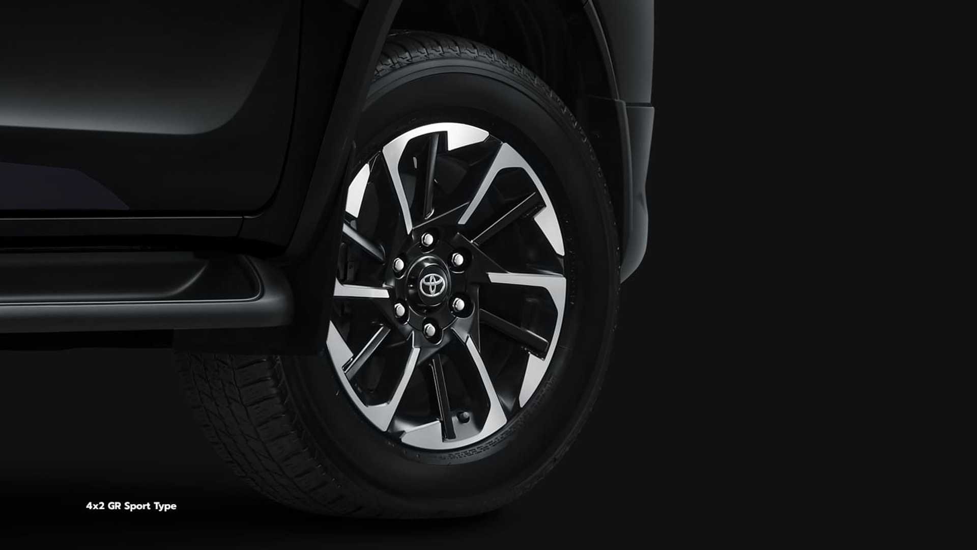 2021 - TOYOTA FORTUNER GR SPORT, foto 14
