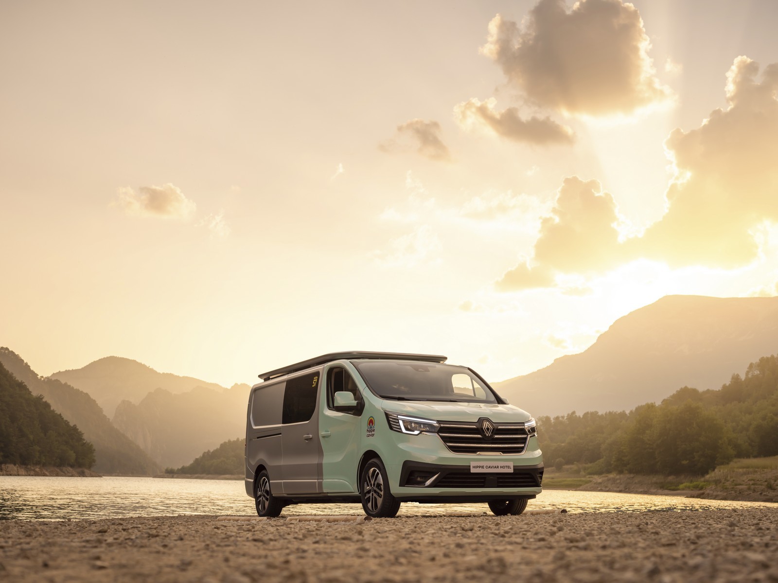 2021 - RENAULT TRAFIC HIPPIE CAVIAR HOTEL CONCEPT, foto 1