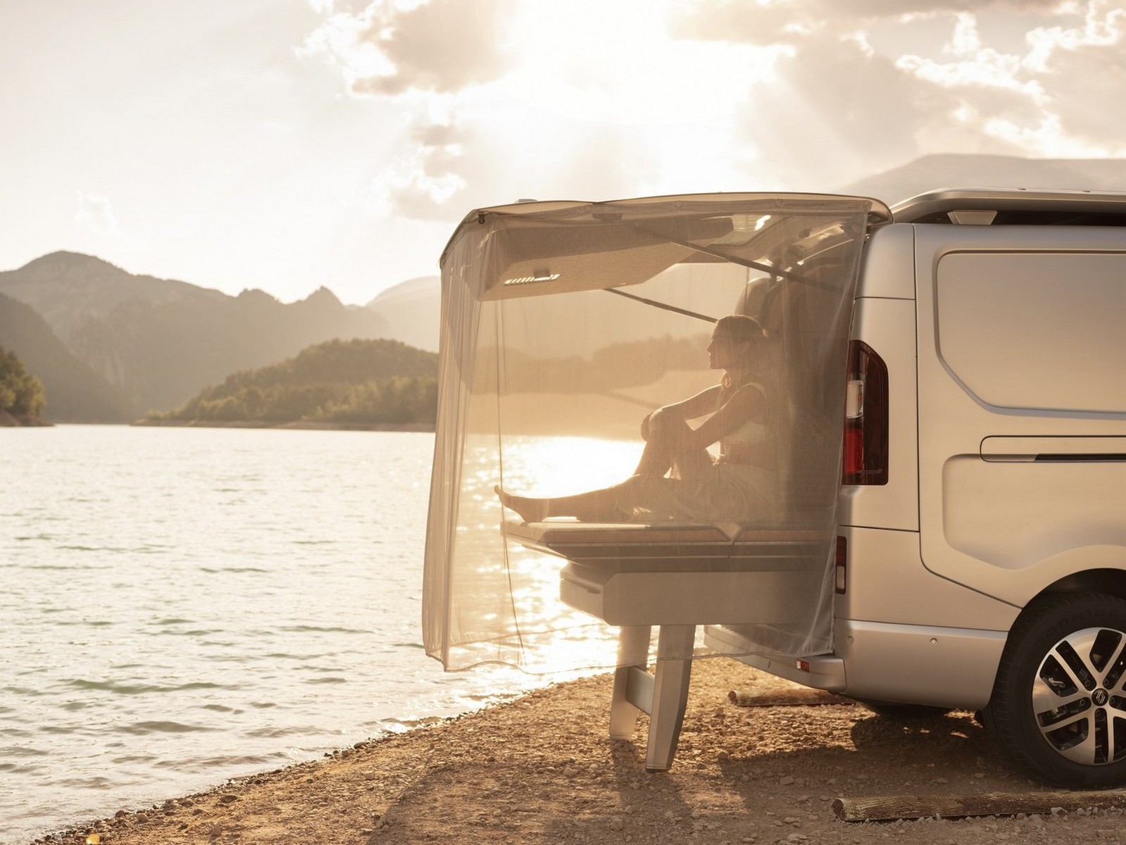 2021 - RENAULT TRAFIC HIPPIE CAVIAR HOTEL CONCEPT, foto 6