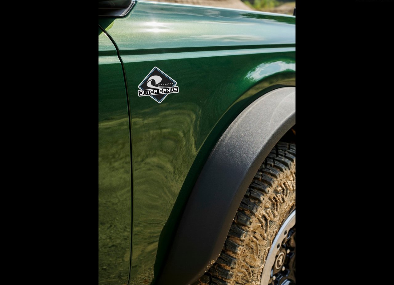 FORD BRONCO 4-DOOR, foto 19