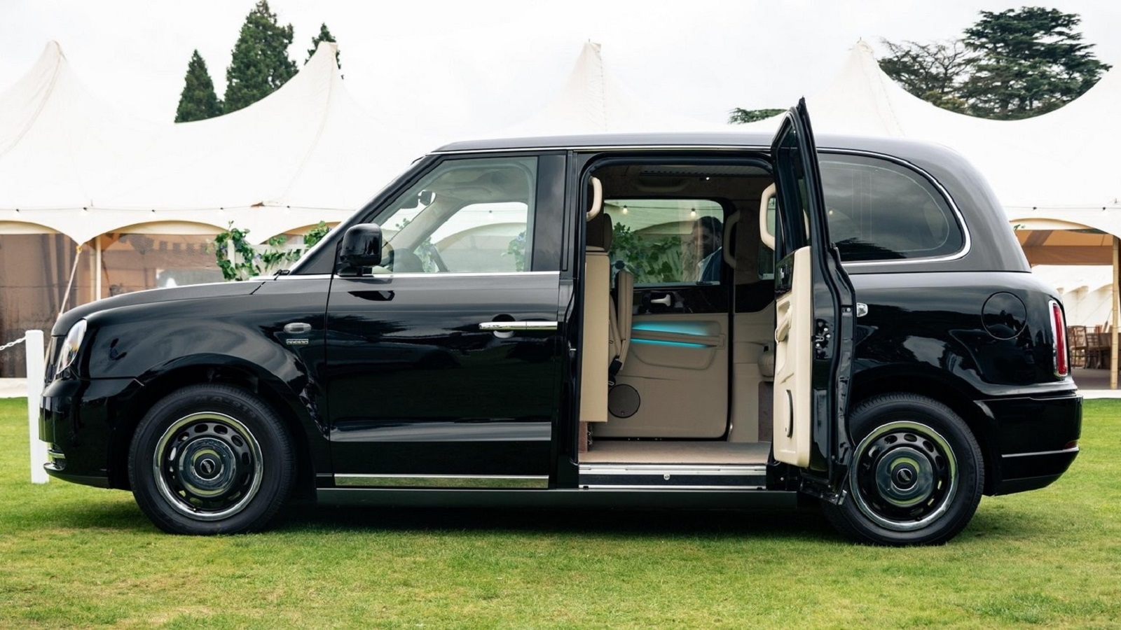 LEVC SUTTON VIP TAXI, foto 1