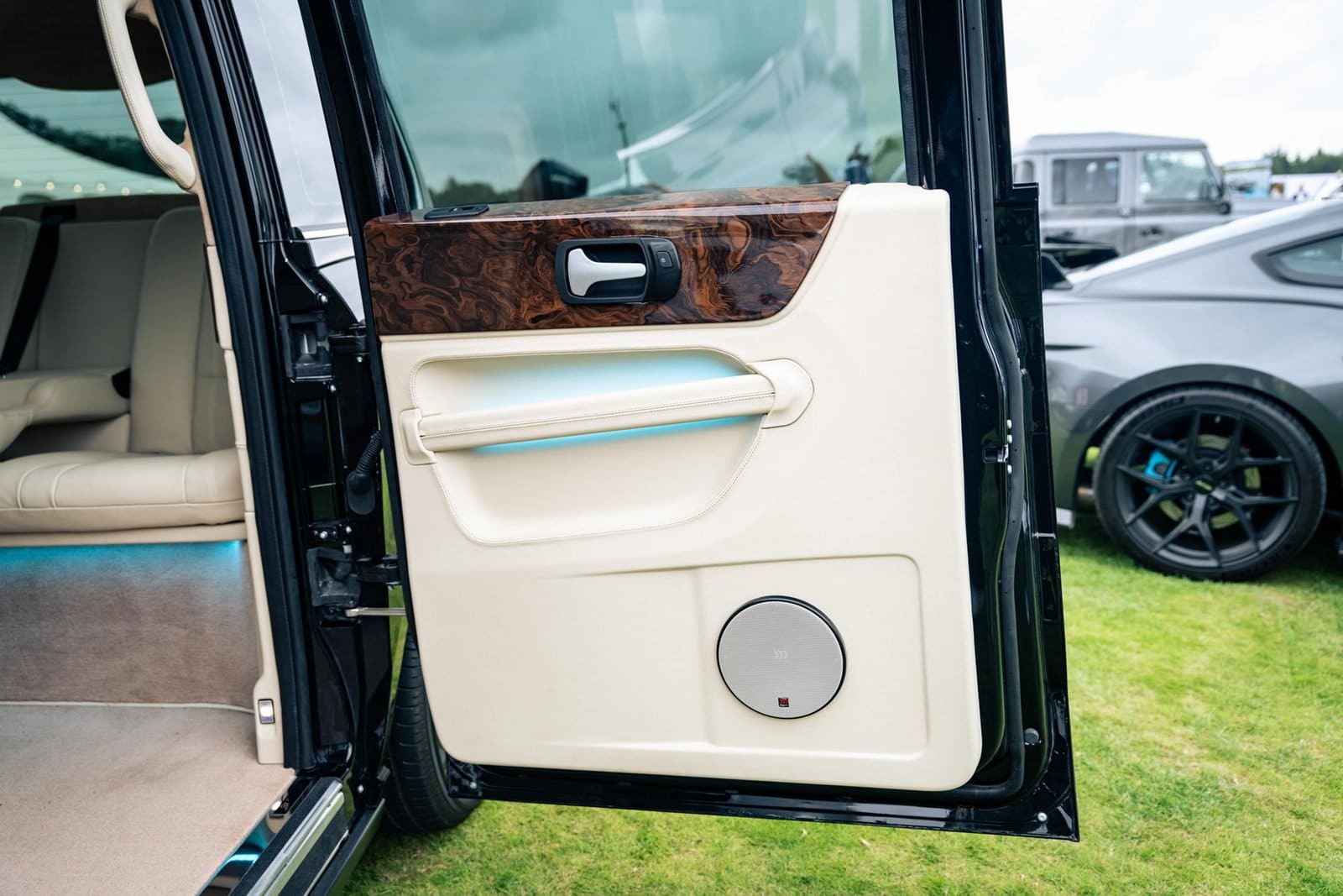 LEVC SUTTON VIP TAXI, foto 14
