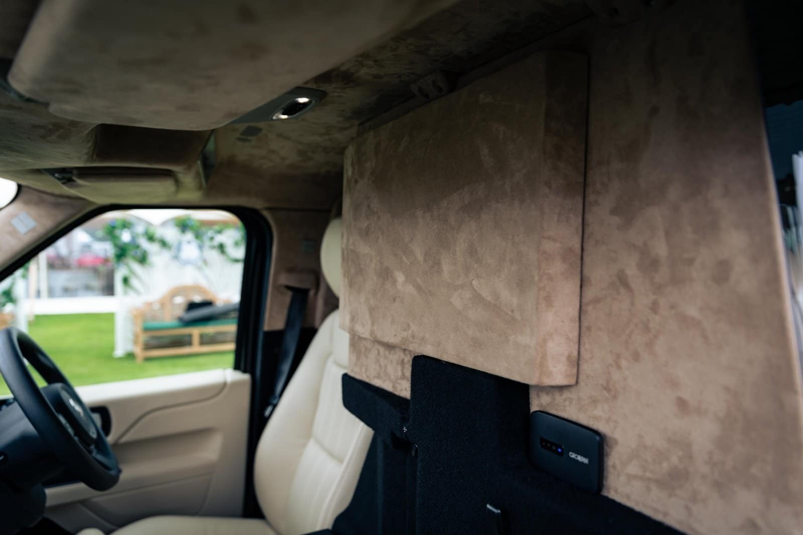 LEVC SUTTON VIP TAXI, foto 12