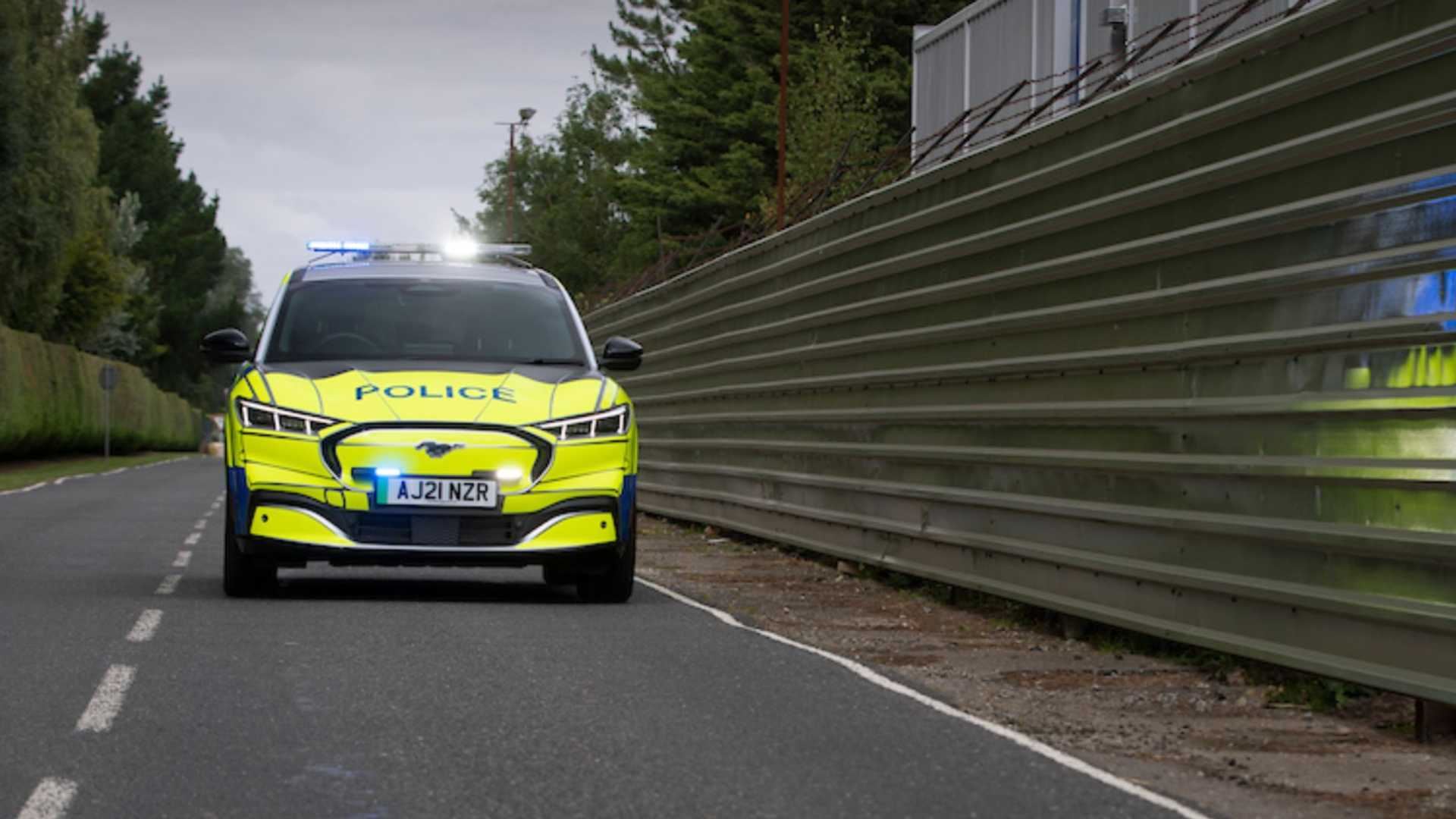 FORD MUSTANG MACH-E UK POLICE, foto 5