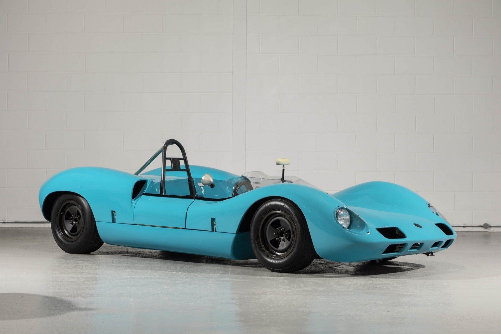 ELVA BMW MARK VIII, foto 1