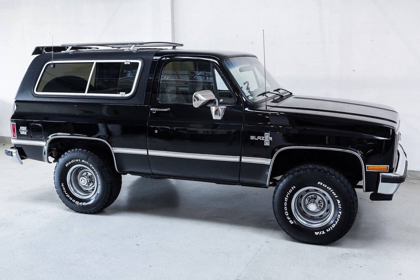 1988 - CHEVROLET K5 BLAZER SILVERADO BLACK, foto 3