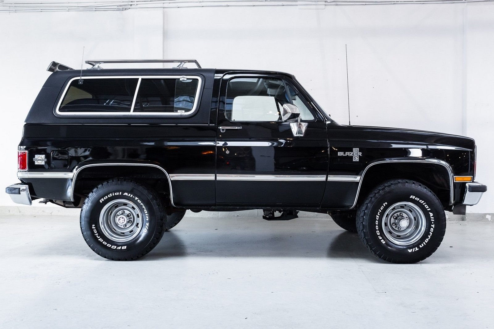 1988 - CHEVROLET K5 BLAZER SILVERADO BLACK, foto 4