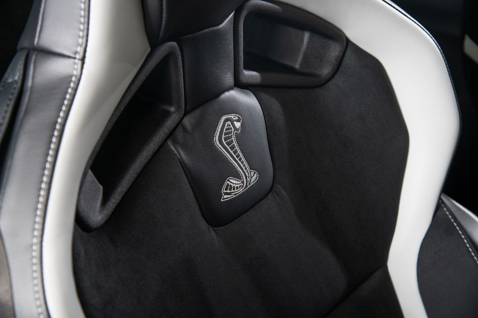 2020 - FORD MUSTANG SHELBY GT500 KONA BLUE, foto 39