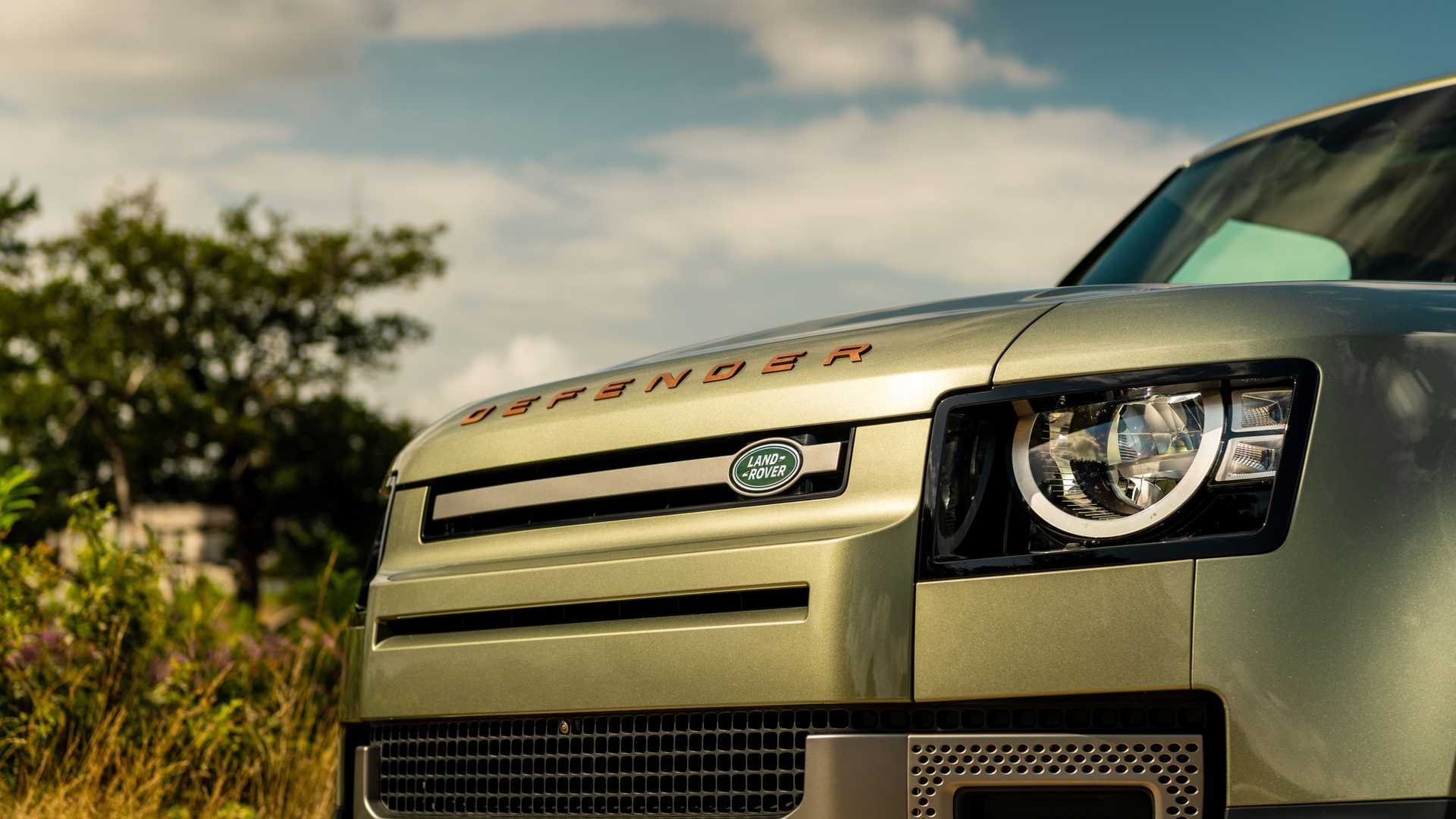 LAND ROVER DEFENDER VALIANCE VERDIGRIS BY HERITAGE CUSTOMS, foto 6