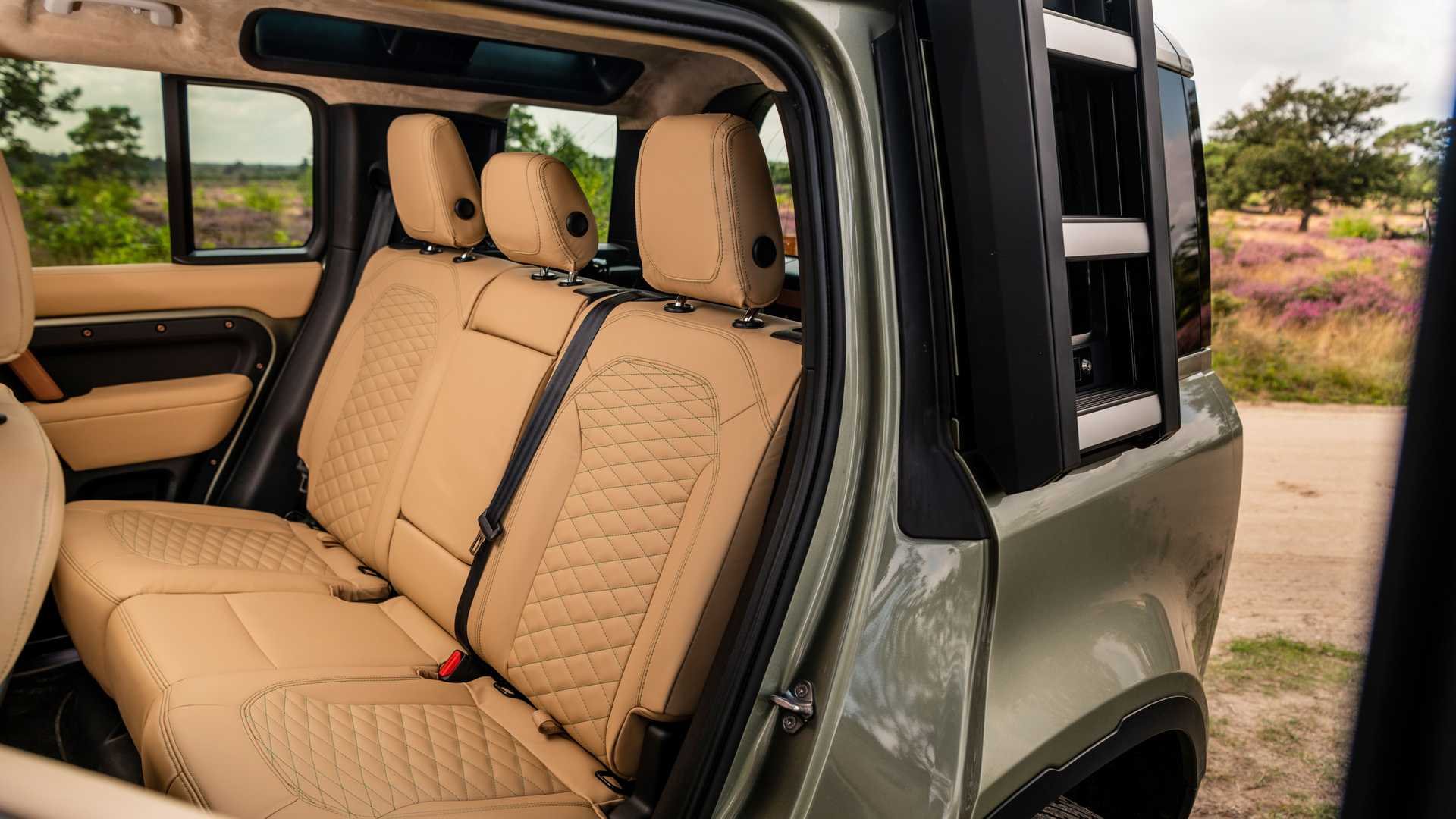 LAND ROVER DEFENDER VALIANCE VERDIGRIS BY HERITAGE CUSTOMS, foto 26