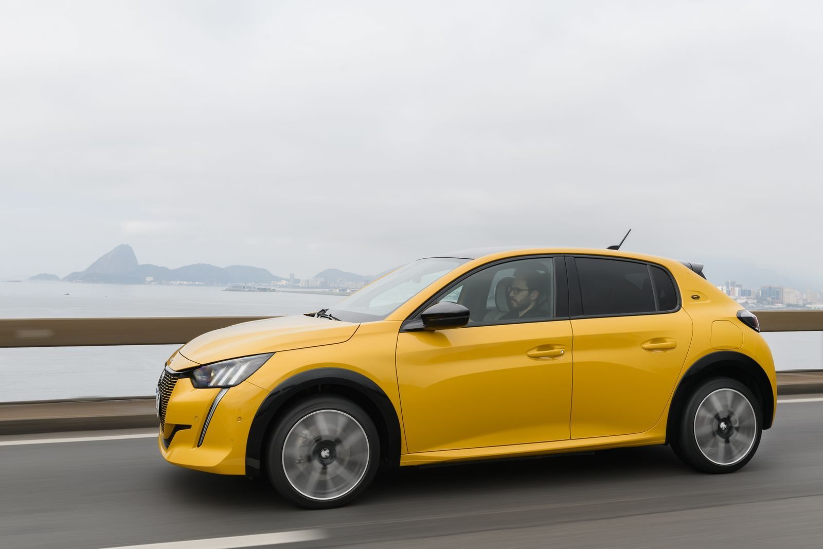 2022 - PEUGEOT E-208 GT, foto 12