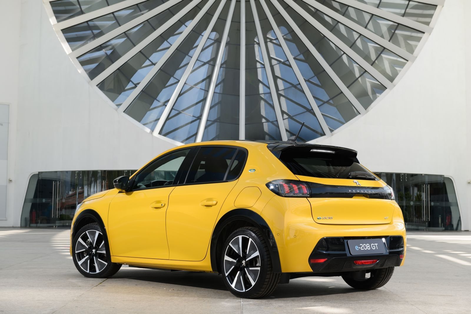 2022 - PEUGEOT E-208 GT, foto 23