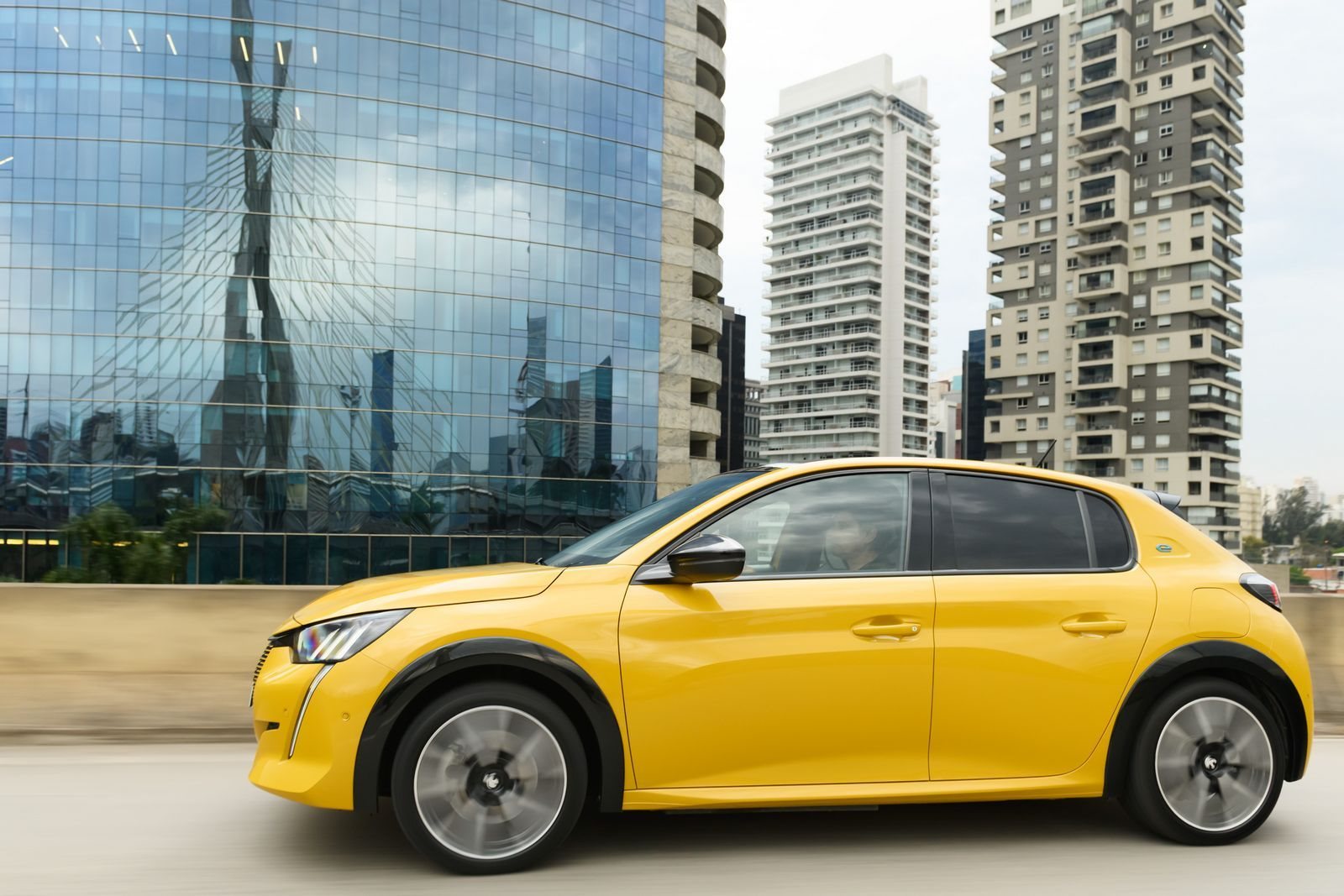 2022 - PEUGEOT E-208 GT, foto 38