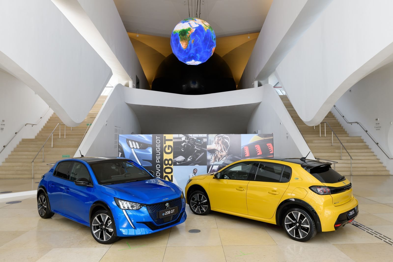 2022 - PEUGEOT E-208 GT, foto 101