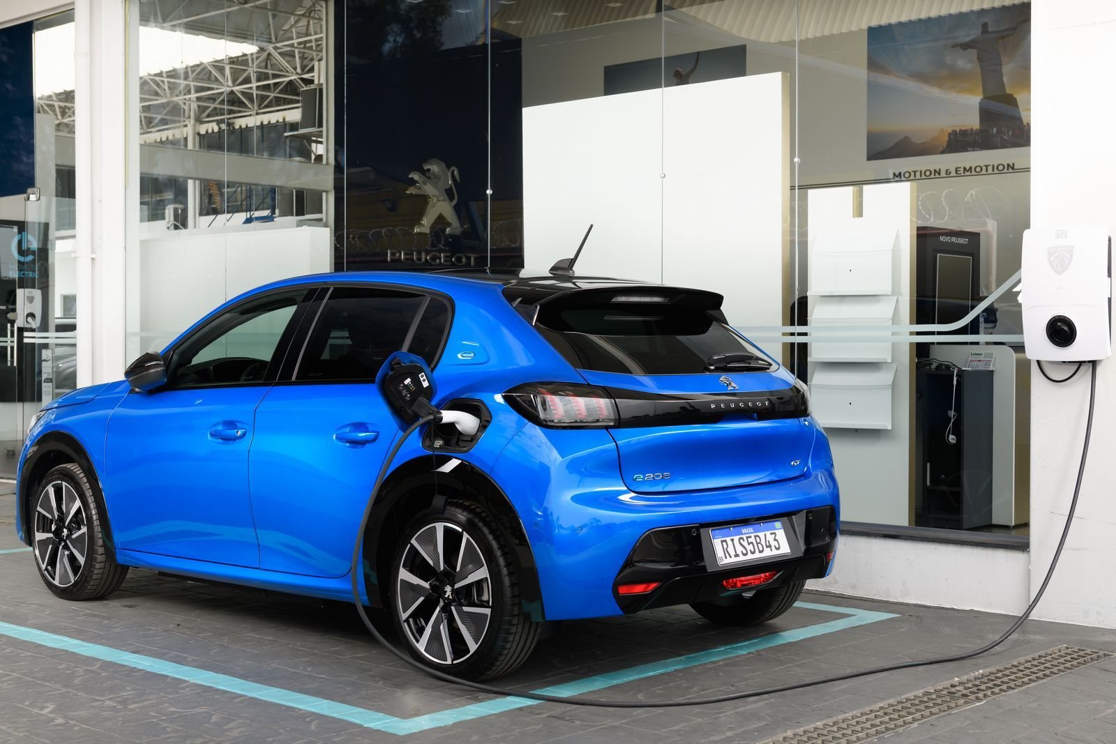 2022 - PEUGEOT E-208 GT, foto 102