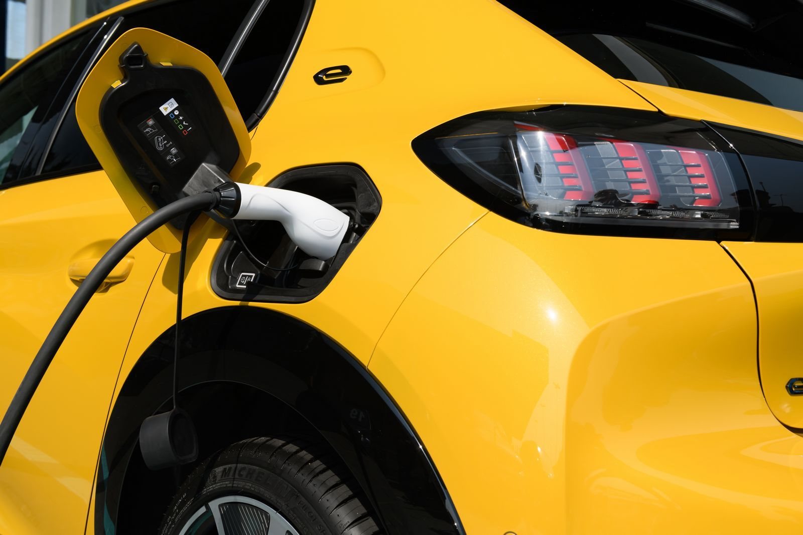 2022 - PEUGEOT E-208 GT, foto 117