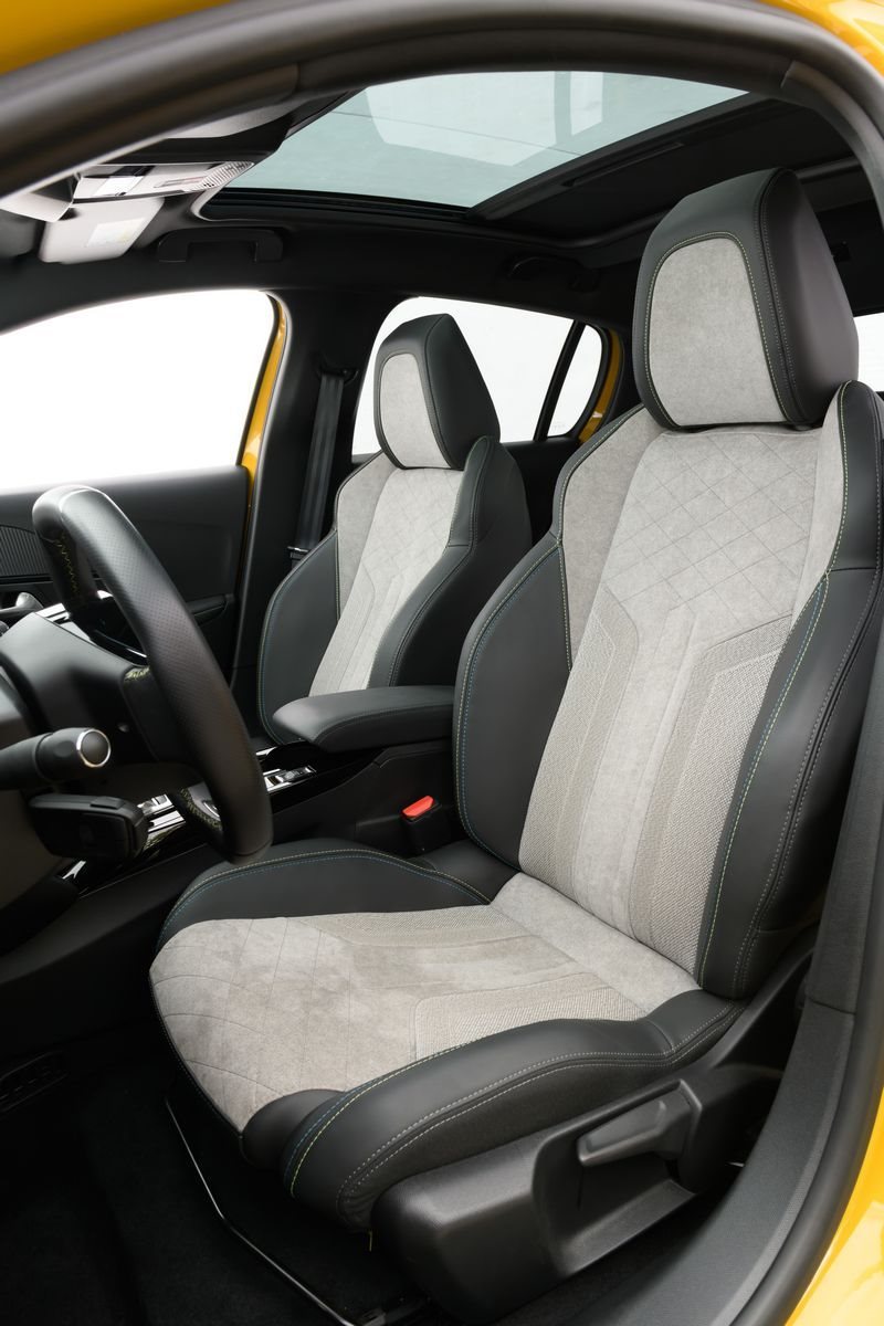 2022 - PEUGEOT E-208 GT, foto 148