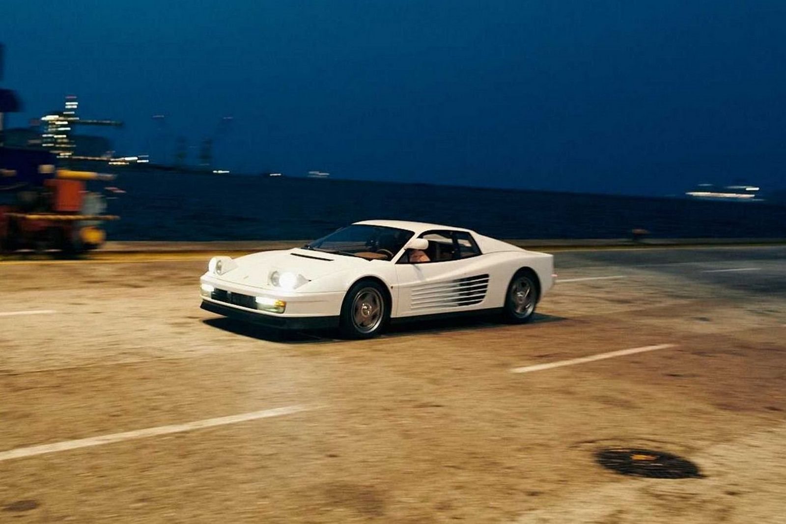 FERRARI TESTAROSSA RESTOMOD BY OFFICINE FIORAVANTI, foto 3