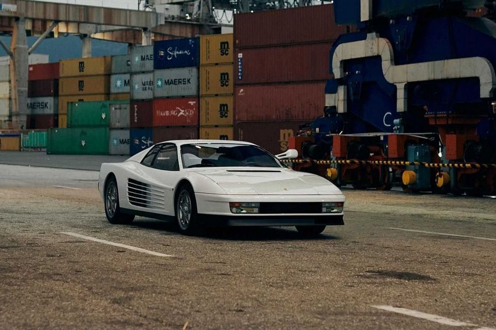 FERRARI TESTAROSSA RESTOMOD BY OFFICINE FIORAVANTI, foto 4