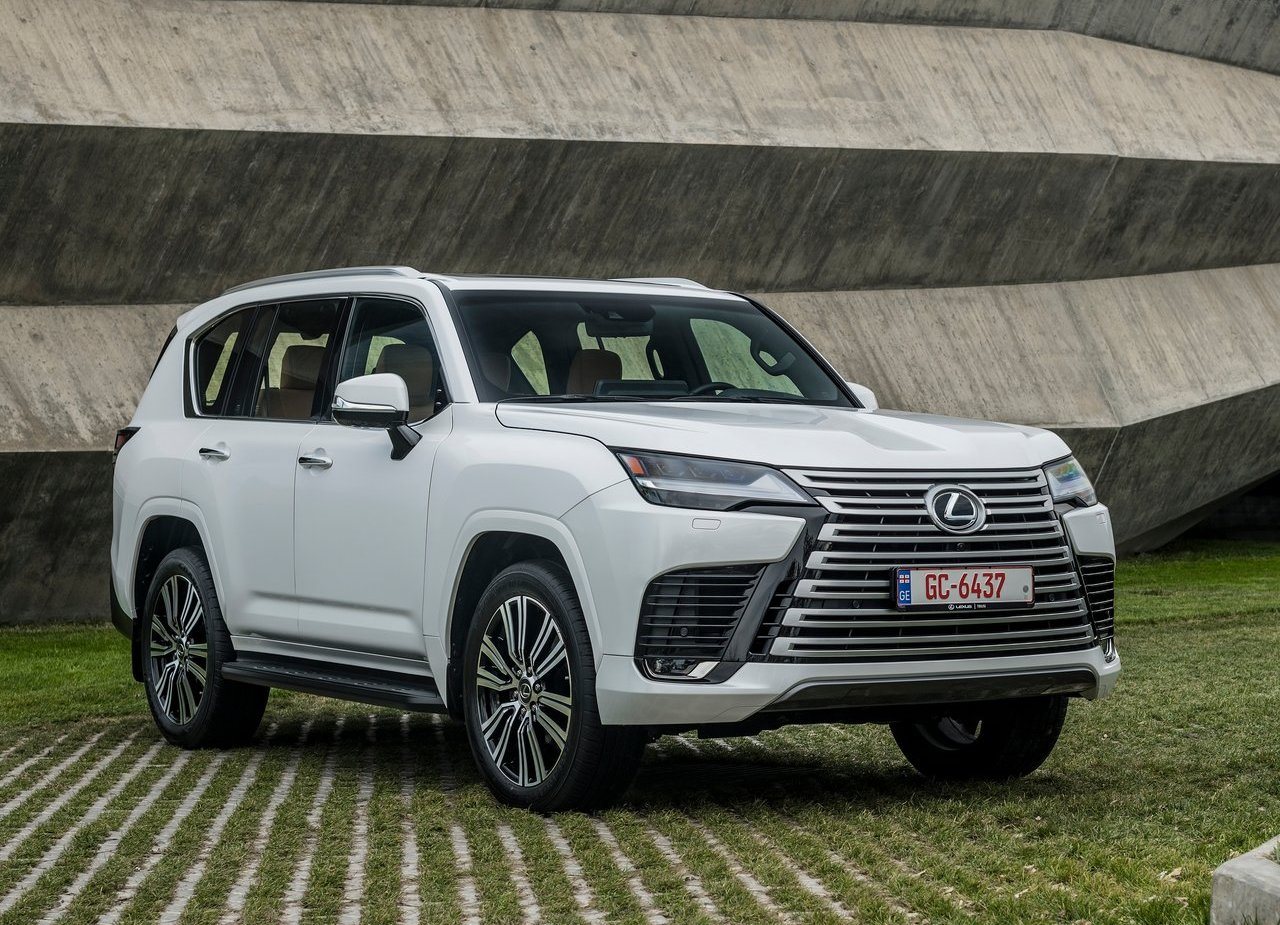 LEXUS LX, foto 2