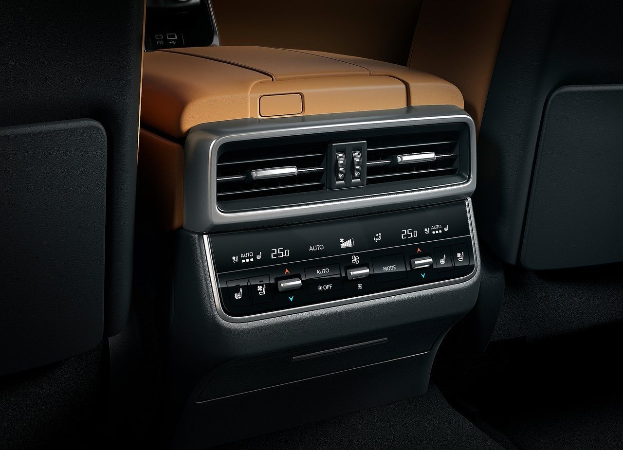LEXUS LX, foto 153