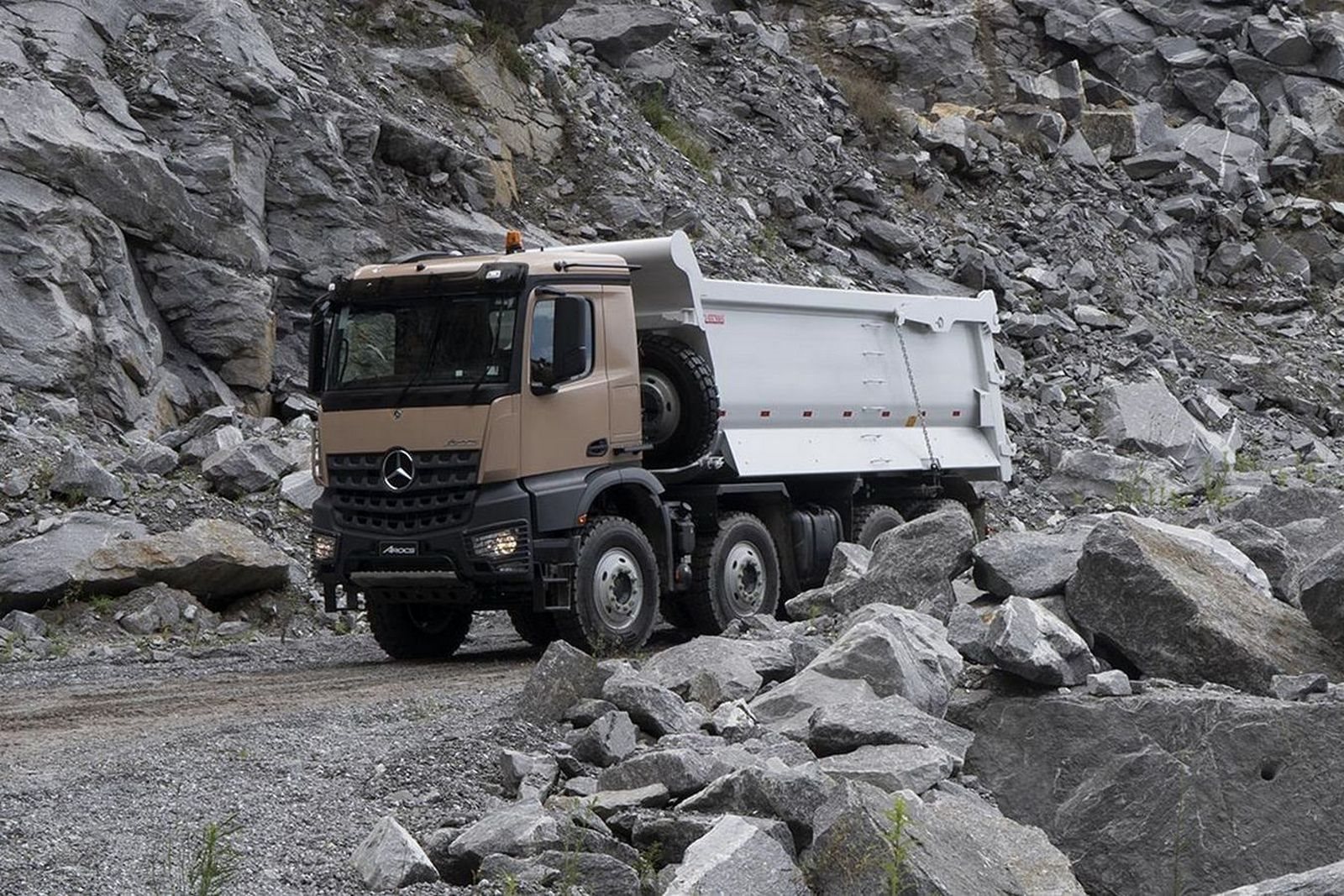 2022 - MERCEDES-BENZ AROCS 8X4, foto 3