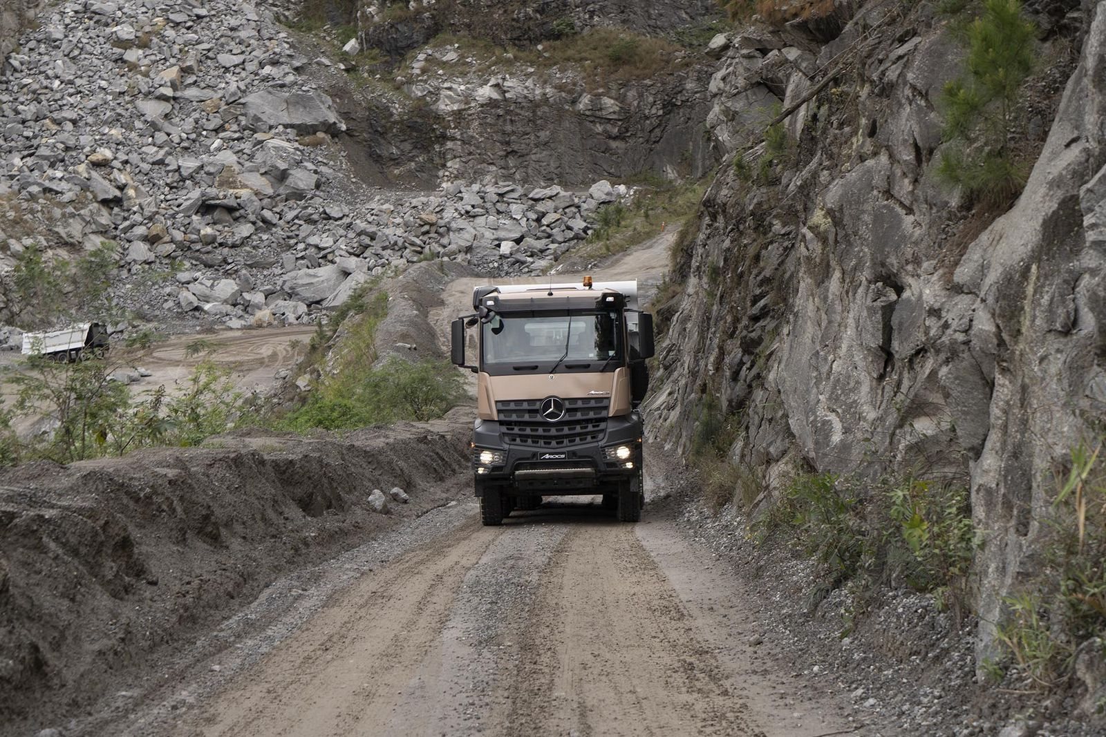 2022 - MERCEDES-BENZ AROCS 8X4, foto 15