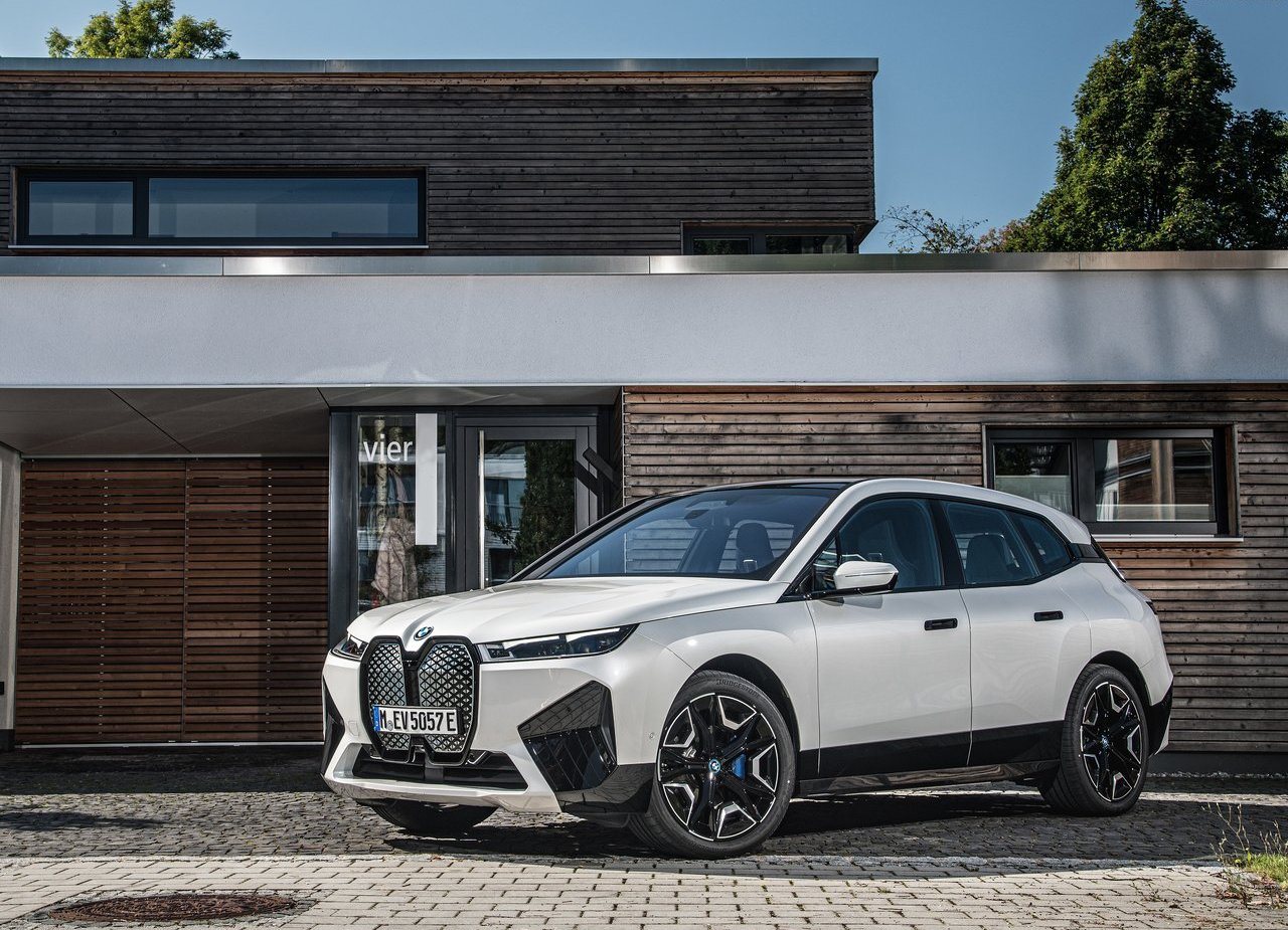 2022 - BMW iX xDRIVE50, foto 3