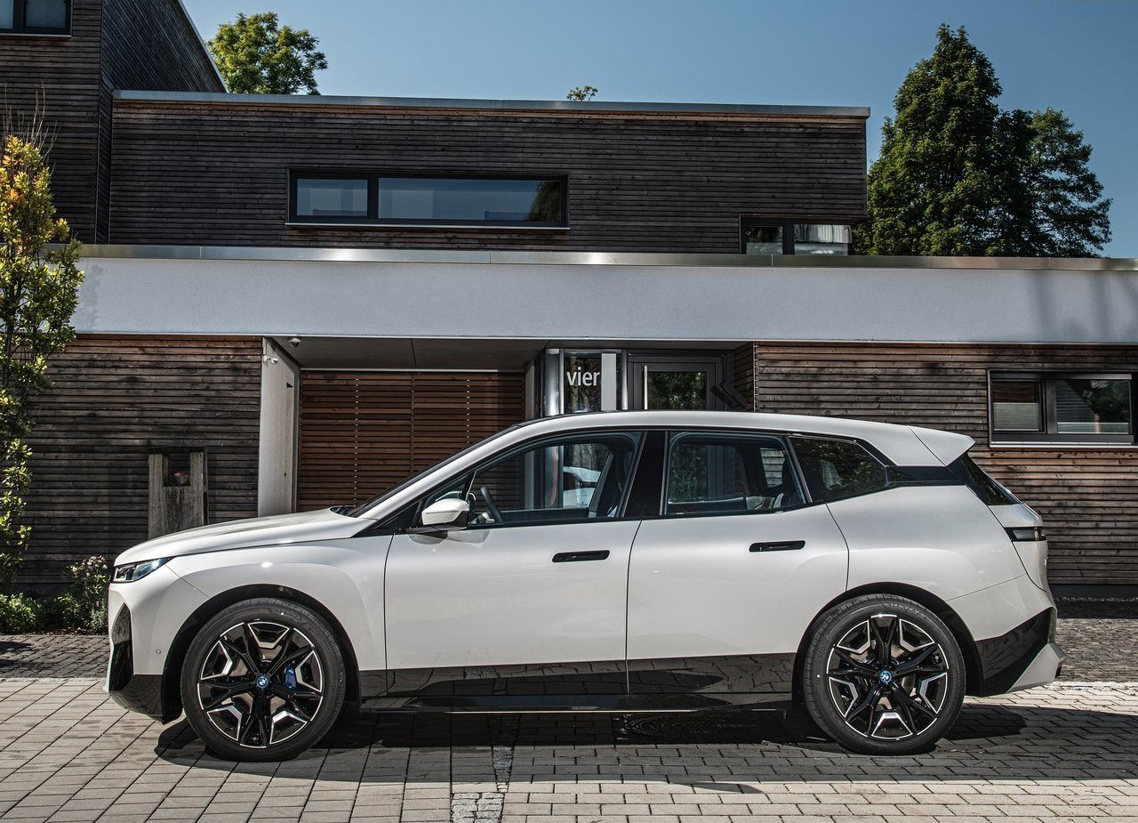 2022 - BMW iX xDRIVE50, foto 20
